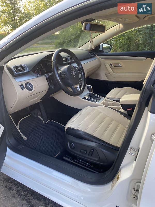 Купе Volkswagen CC / Passat CC 2012 в Борисполе