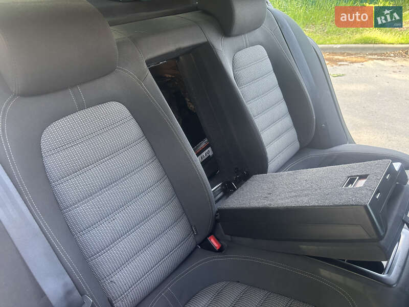 Купе Volkswagen CC / Passat CC 2011 в Киеве