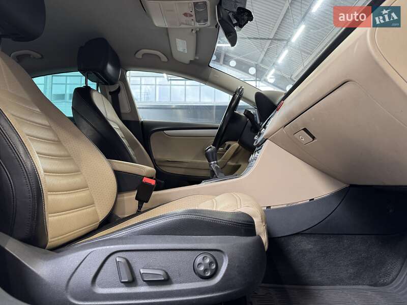 Купе Volkswagen CC / Passat CC 2013 в Києві