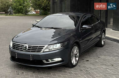 Купе Volkswagen CC / Passat CC 2012 в Ужгороде