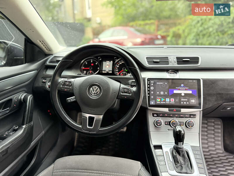 Купе Volkswagen CC / Passat CC 2012 в Ужгороді