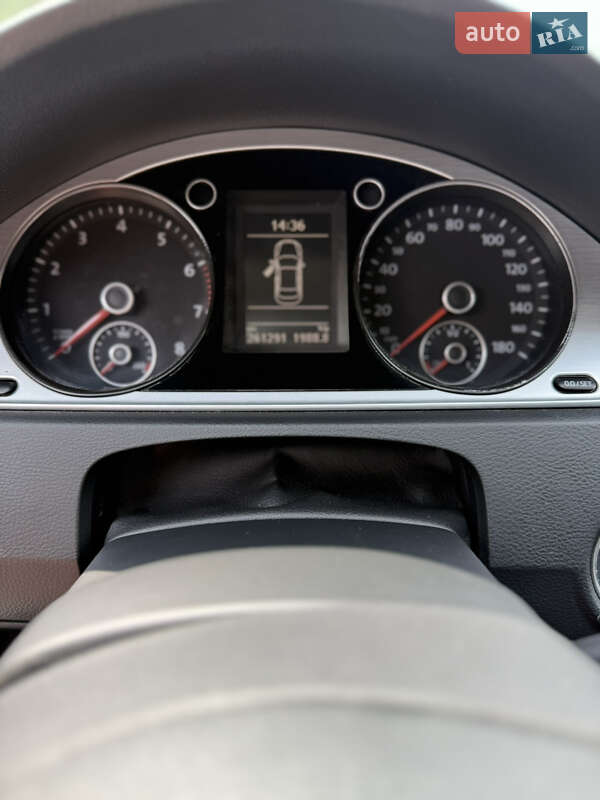 Купе Volkswagen CC / Passat CC 2012 в Києві