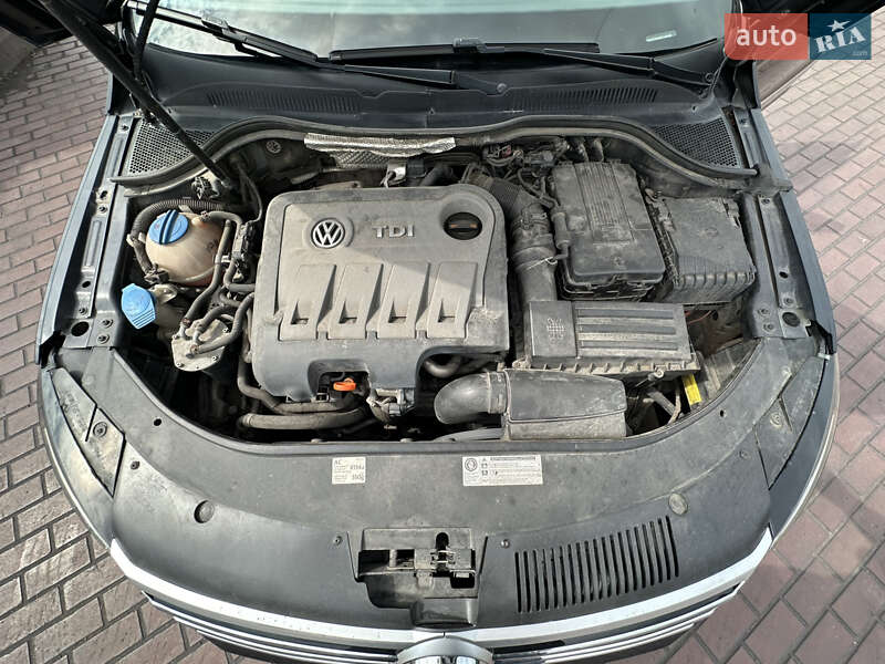 Купе Volkswagen CC / Passat CC 2012 в Дніпрі