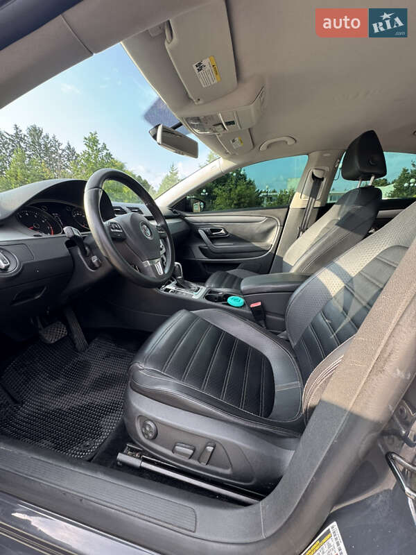 Купе Volkswagen CC / Passat CC 2011 в Киеве