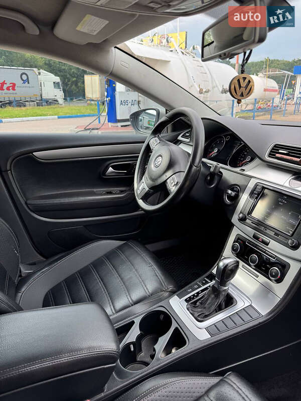Купе Volkswagen CC / Passat CC 2011 в Киеве