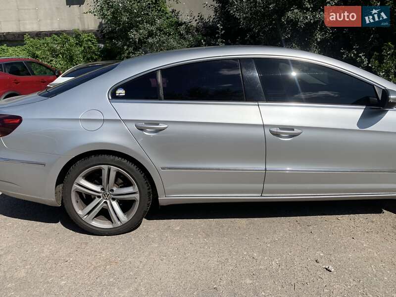 Купе Volkswagen CC / Passat CC 2012 в Киеве