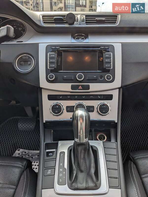 Купе Volkswagen CC / Passat CC 2014 в Киеве