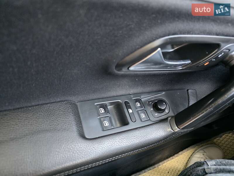 Купе Volkswagen CC / Passat CC 2012 в Умани