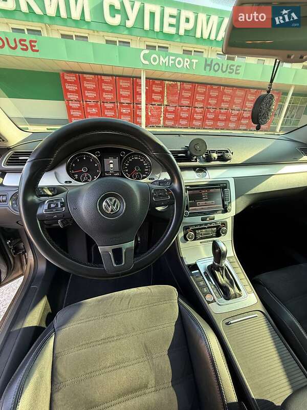 Купе Volkswagen CC / Passat CC 2011 в Дніпрі