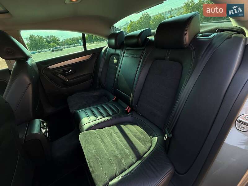 Купе Volkswagen CC / Passat CC 2011 в Дніпрі