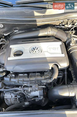 Купе Volkswagen CC / Passat CC 2012 в 
