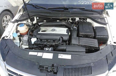 Седан Volkswagen CC / Passat CC 2013 в 