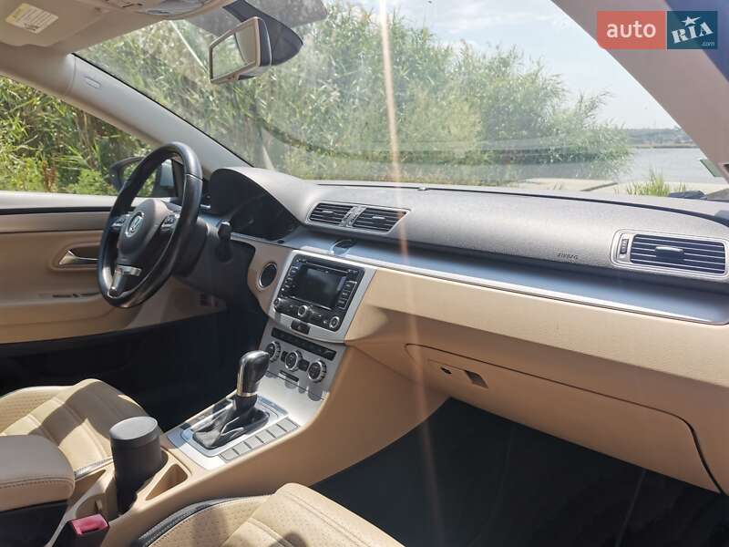 Купе Volkswagen CC / Passat CC 2012 в Николаеве
