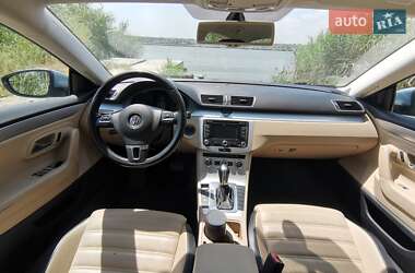 Купе Volkswagen CC / Passat CC 2012 в 