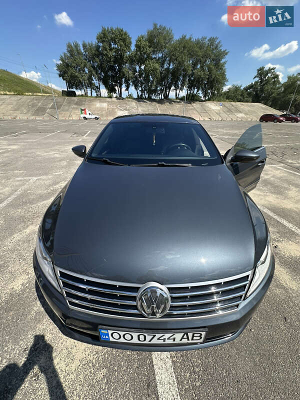 Купе Volkswagen CC / Passat CC 2012 в Киеве