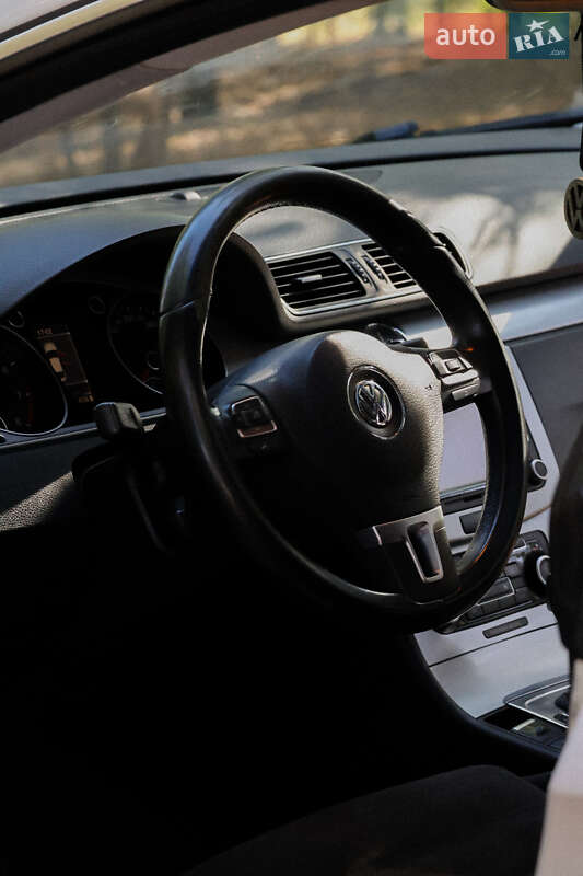 Купе Volkswagen CC / Passat CC 2012 в Павлограді