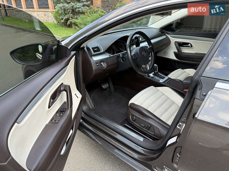 Купе Volkswagen CC / Passat CC 2012 в Киеве