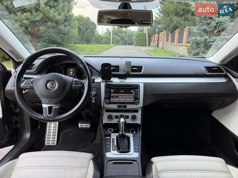 Купе Volkswagen CC / Passat CC 2012 в Киеве