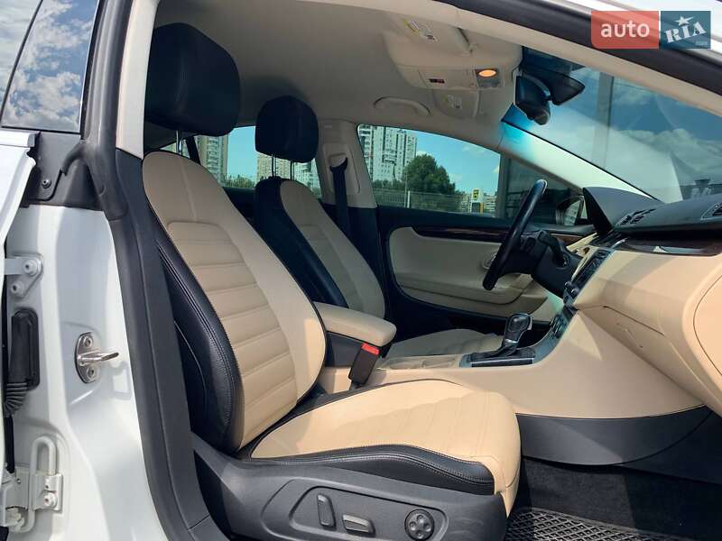 Купе Volkswagen CC / Passat CC 2016 в Киеве