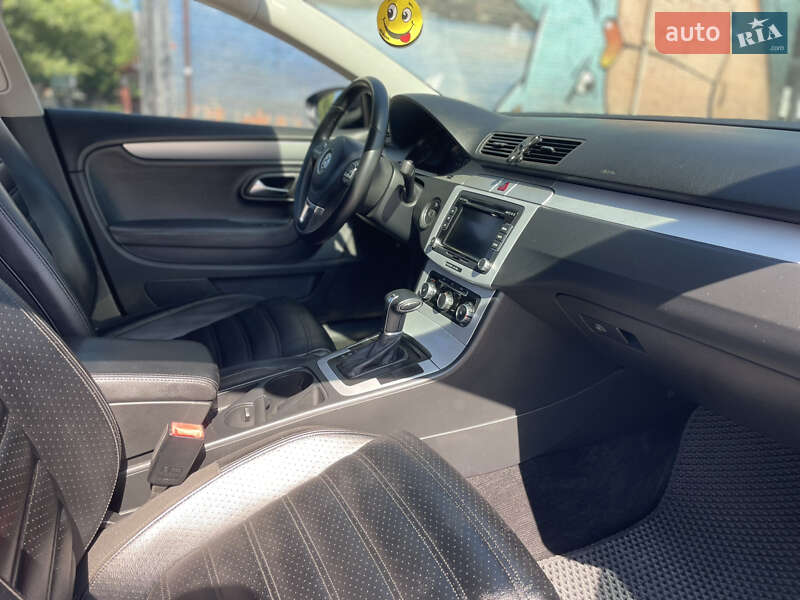 Купе Volkswagen CC / Passat CC 2010 в Луцьку