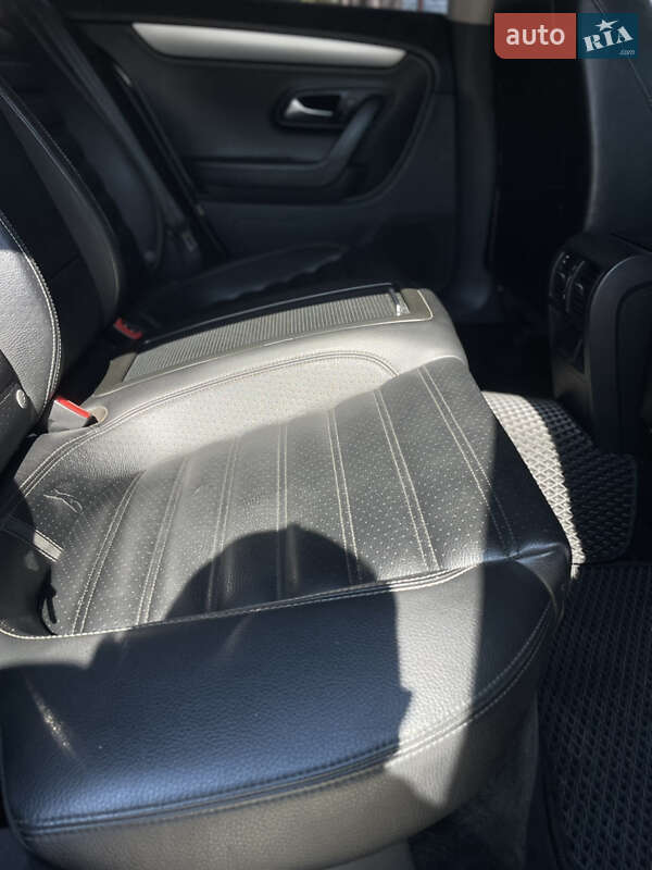 Купе Volkswagen CC / Passat CC 2010 в Луцьку