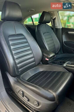 Купе Volkswagen CC / Passat CC 2011 в 