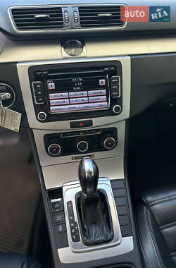 Купе Volkswagen CC / Passat CC 2011 в 