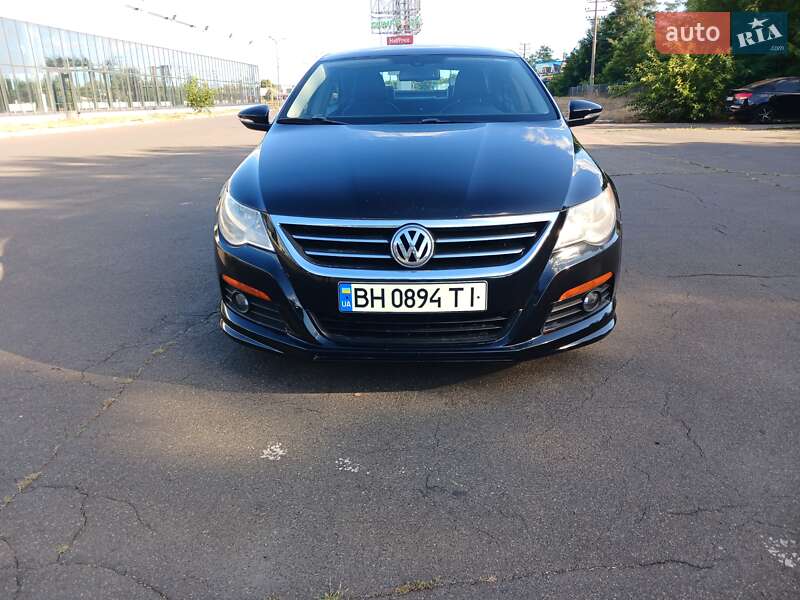 Купе Volkswagen CC / Passat CC 2011 в 