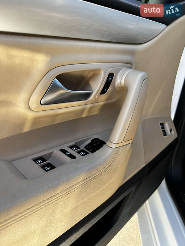 Купе Volkswagen CC / Passat CC 2012 в Одессе