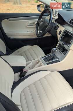 Купе Volkswagen CC / Passat CC 2011 в 