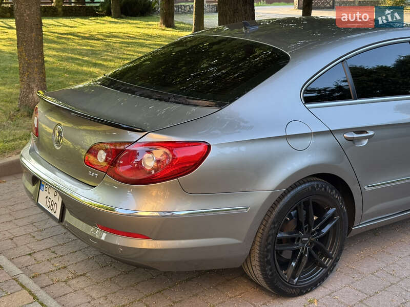 Купе Volkswagen CC / Passat CC 2010 в Брошневе-Осаде