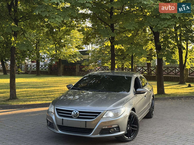 Купе Volkswagen CC / Passat CC 2010 в Брошневе-Осаде