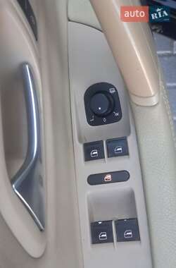 Купе Volkswagen CC / Passat CC 2012 в 