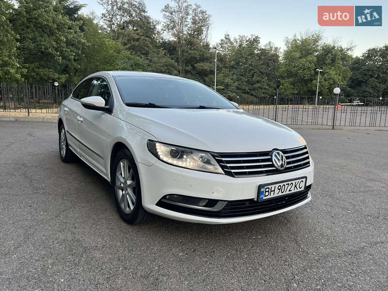 Купе Volkswagen CC / Passat CC 2012 в 