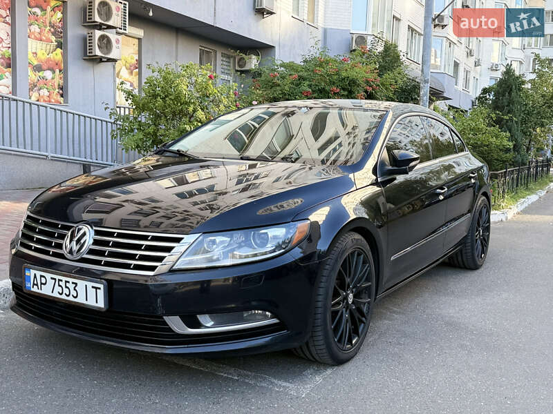Купе Volkswagen CC / Passat CC 2015 в Києві