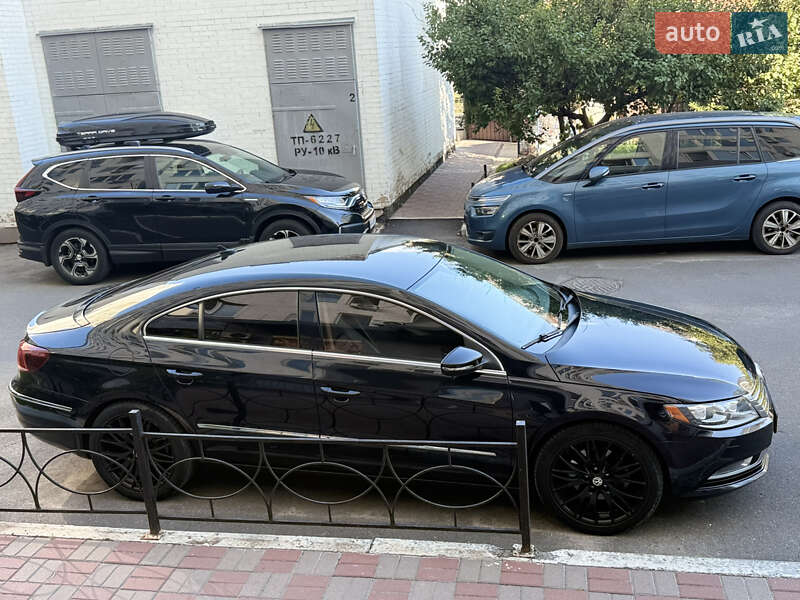Купе Volkswagen CC / Passat CC 2015 в Києві