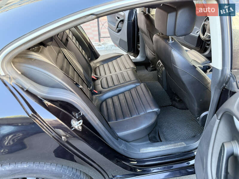 Купе Volkswagen CC / Passat CC 2015 в Києві