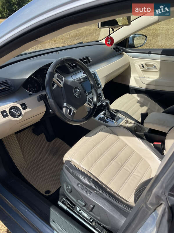 Купе Volkswagen CC / Passat CC 2009 в Жовкве