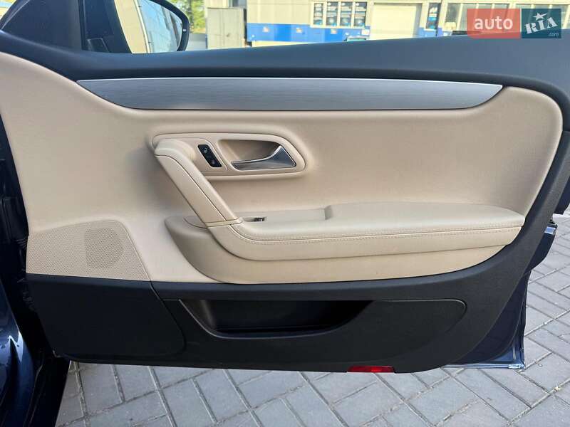 Купе Volkswagen CC / Passat CC 2013 в Одессе