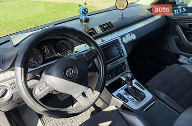 Купе Volkswagen CC / Passat CC 2011 в 