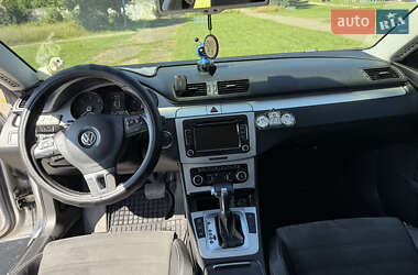 Купе Volkswagen CC / Passat CC 2011 в 