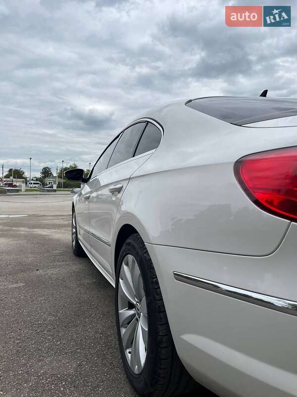 Купе Volkswagen CC / Passat CC 2011 в Борщеві