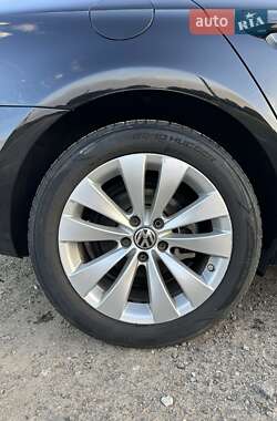 Купе Volkswagen CC / Passat CC 2011 в 