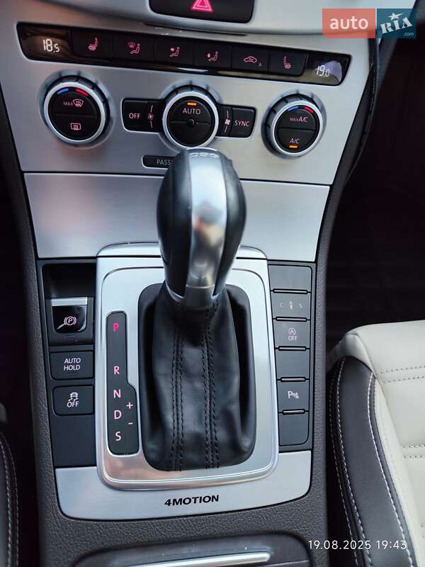 Купе Volkswagen CC / Passat CC 2013 в Львове