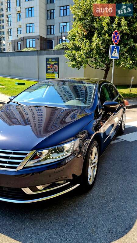 Купе Volkswagen CC / Passat CC 2015 в Киеве