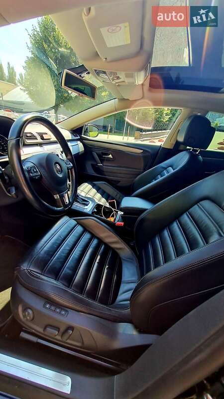 Купе Volkswagen CC / Passat CC 2015 в Киеве