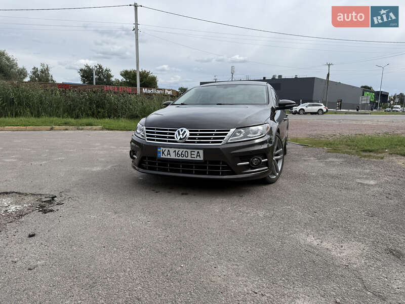 Купе Volkswagen CC / Passat CC 2014 в Вышгороде