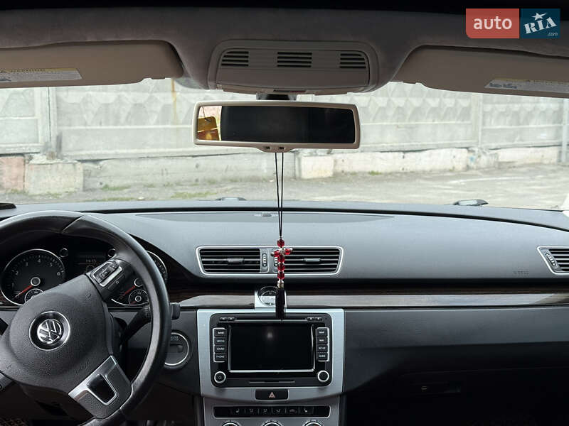 Купе Volkswagen CC / Passat CC 2014 в Вышгороде