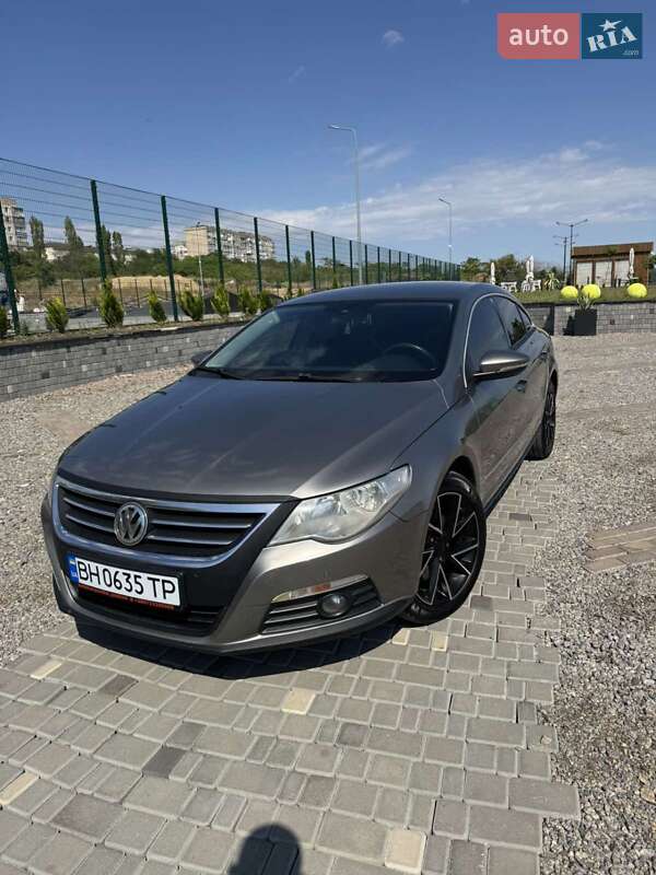 Купе Volkswagen CC / Passat CC 2010 в 