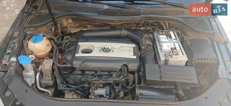 Купе Volkswagen CC / Passat CC 2011 в Кропивницком